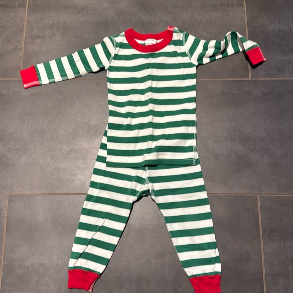 Hanna Andersson Toddler Holiday green stripe pajama set, 2T